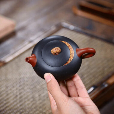 Yixing Zisha Teapot [Little Moon Shadow] (Hei Ni/Jiao Ni – 150ml)