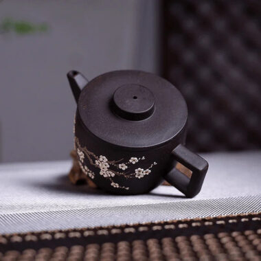 Yixing Zisha Teapot [Meixiang Han Wa] (Hei Jin Sha – 180ml)