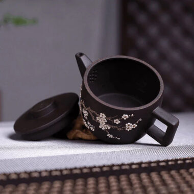 Yixing Zisha Teapot [Meixiang Han Wa] (Hei Jin Sha – 180ml)