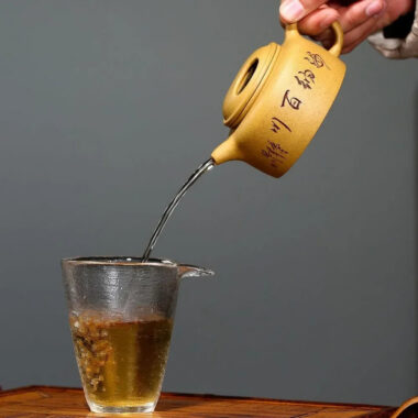 Yixing Zisha Teapot [Niu Gai Lianzi] (Huang Duan Ni – 220ml)