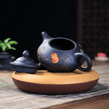 Yixing Zisha Teapot [Officer Hat] (Hei Ni – 240ml)