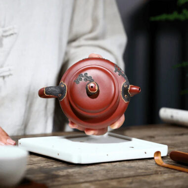 Yixing Zisha Teapot [Pine Needle Antique] (Dahongpao – 200ml)