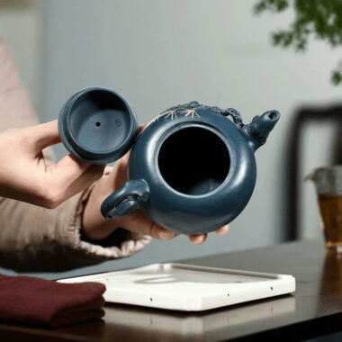 Yixing Zisha Teapot [Pine Needles] (Tian Qing Ni – 410ml)