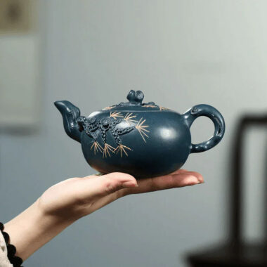 Yixing Zisha Teapot [Pine Needles] (Tian Qing Ni – 410ml)
