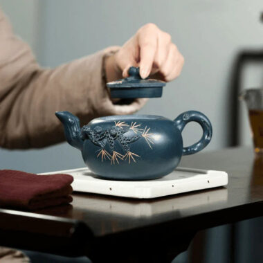 Yixing Zisha Teapot [Pine Needles] (Tian Qing Ni – 410ml)