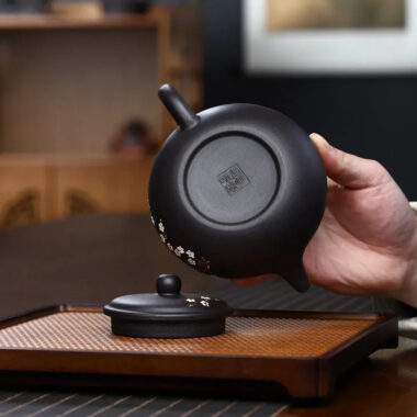 Yixing Zisha Teapot [Plum Blossom Fanggu] (Hei Ni – 220ml)