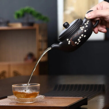 Yixing Zisha Teapot [Plum Blossom Fanggu] (Hei Ni – 220ml)