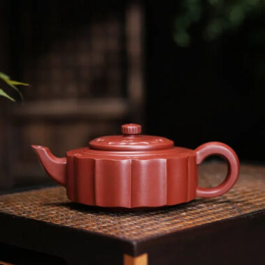 Yixing Zisha Teapot [Plum Zhoupan] (Dahongpao – 260ml)