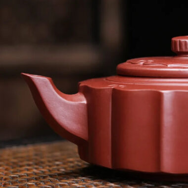Yixing Zisha Teapot [Plum Zhoupan] (Dahongpao – 260ml)