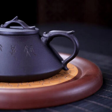 Yixing Zisha Teapot [Prosperity Dragon Piao] (Hei Ni – 160ml)