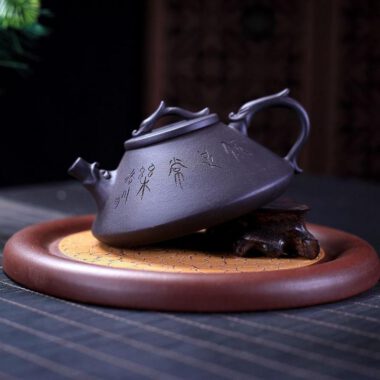 Yixing Zisha Teapot [Prosperity Dragon Piao] (Hei Ni – 160ml)