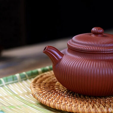 Yixing Zisha Teapot [Ribbed Antique] (Dahongpao – 280ml)