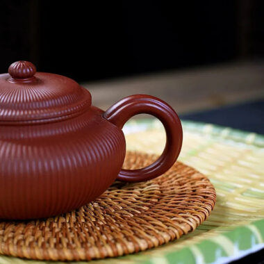 Yixing Zisha Teapot [Ribbed Antique] (Dahongpao – 280ml)