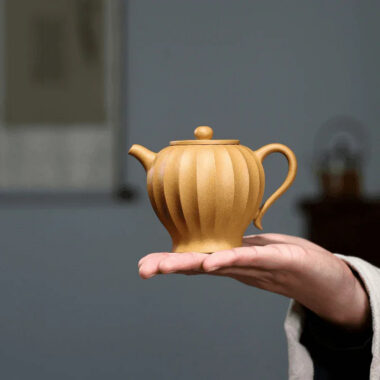 Yixing Zisha Teapot [Ribbed Yuli] (Huangjin Duan Ni – 240ml)