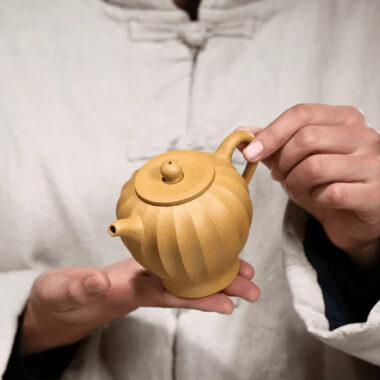 Yixing Zisha Teapot [Ribbed Yuli] (Huangjin Duan Ni – 240ml)