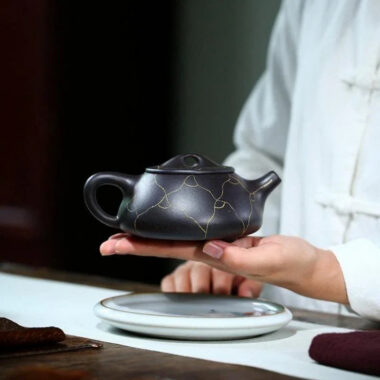 Yixing Zisha Teapot [Ruyi Gold Shi Piao] (Hei Jin Sha – 320ml)