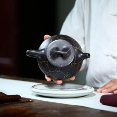 Yixing Zisha Teapot [Ruyi Gold Shi Piao] (Hei Jin Sha – 320ml)