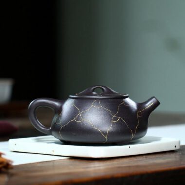Yixing Zisha Teapot [Ruyi Gold Shi Piao] (Hei Jin Sha – 320ml)