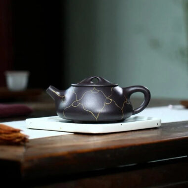 Yixing Zisha Teapot [Ruyi Gold Shi Piao] (Hei Jin Sha – 320ml)