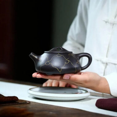 Yixing Zisha Teapot [Ruyi Gold Shi Piao] (Hei Jin Sha – 320ml)