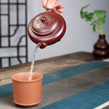Yixing Zisha Teapot [Ruyi Tripod] (Zi Ni – 280ml)