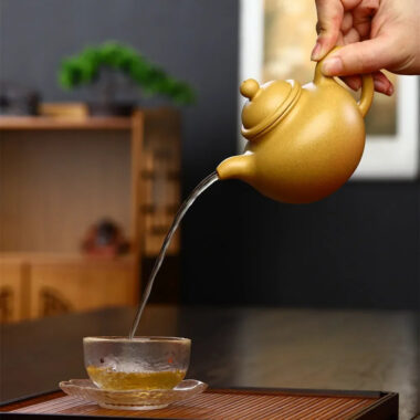 Yixing Zisha Teapot Set [Lotus Seed Pot] (Huangjin Duan Ni – 300ml)
