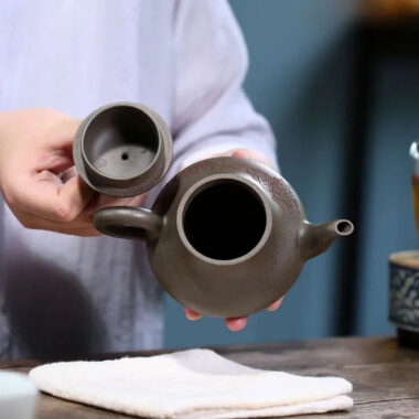 Yixing Zisha Teapot [Shen Deng Yu Hu] (Xue Ke Qing Duan Ni – 310ml)