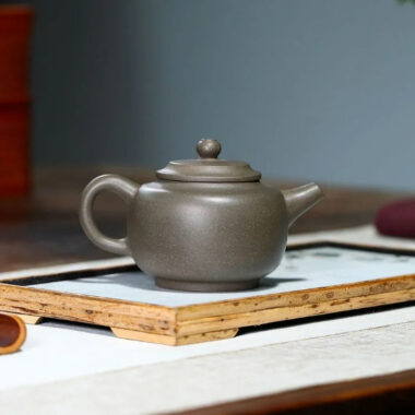 Yixing Zisha Teapot [Shuangyu Dezhong] (Qing Duan Ni – 240ml)