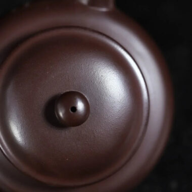 Yixing Zisha Teapot [Shuiping Tripod] (Zi Zhu Ni – 300ml)