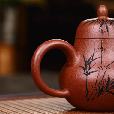 Yixing Zisha Teapot [Si Ting] (Yu Zi Zhu Ni – 240ml)