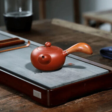 Yixing Zisha Teapot [Tang Yu Side Handle Pot] (Dahongpao – 220ml)
