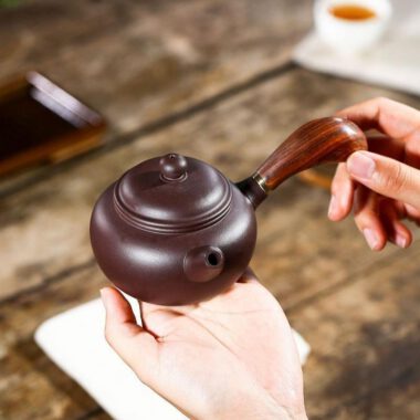 Yixing Zisha Teapot [Tang Yu Side Handle Pot]  (Zi Ni – 220ml)