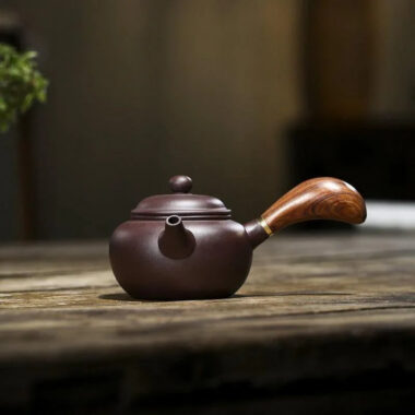 Yixing Zisha Teapot [Tang Yu Side Handle Pot]  (Zi Ni – 220ml)