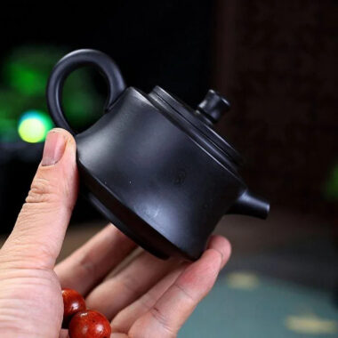Yixing Zisha Teapot [The Universe] (Hei Zhu Ni – 150ml)