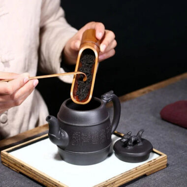Yixing Zisha Teapot [Xiangrui] (Hei Ni – 420ml)