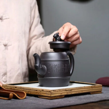 Yixing Zisha Teapot [Xiangrui] (Hei Ni – 420ml)