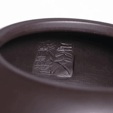 Yixing Zisha Teapot [Xiantao Xishi] (Hei Ni – 250ml)