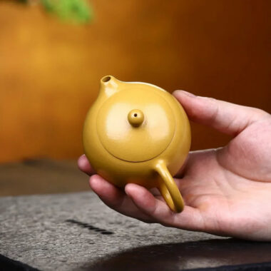 Yixing Zisha Teapot [Xishi Pot] (Huangjin Zhu Ni – 150ml)