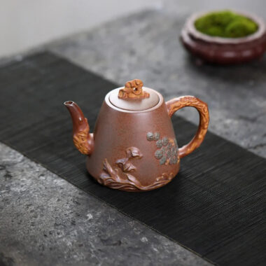Yixing Zisha Teapot [Yunhai Song Tao] (High Temperature Duan Ni – 255ml)