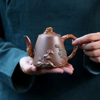 Yixing Zisha Teapot [Yunhai Song Tao] (High Temperature Duan Ni – 255ml)