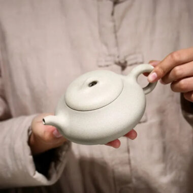YixingZisha Teapot [Hantang Shi Piao] (Bai Duan Ni – 300ml)