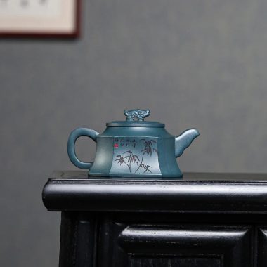 Yixing Zisha Teapot [The Dragon] (Tian Qing Ni – 220ml)