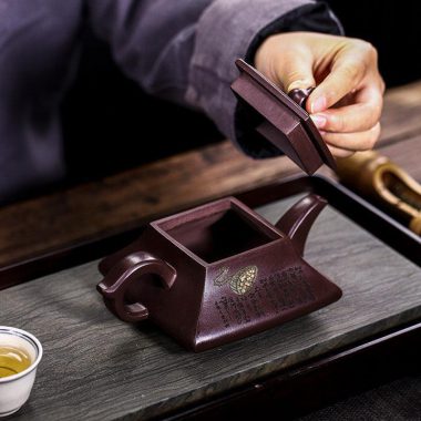 Full Handmade Yixing Zisha Teapot [Ai Lian Shuo] (Zi Jia Ni – 280ml)