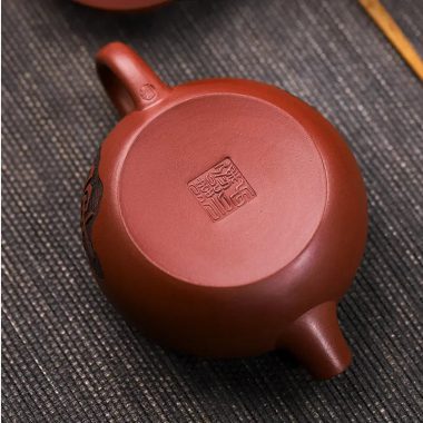 Full Handmade Yixing Zisha Teapot [Chan Cha Yiwei] (Long Xue Sha – 140ml)