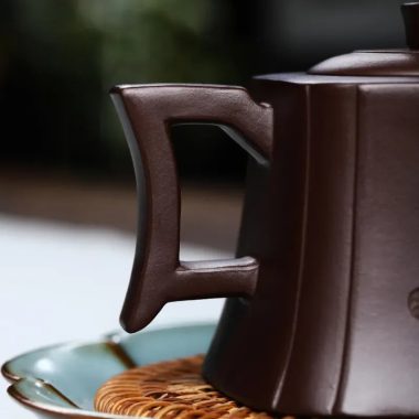 Full Handmade Yixing Zisha Teapot [Dazhi Ruoyu] (Lao Zi Ni – 210ml)