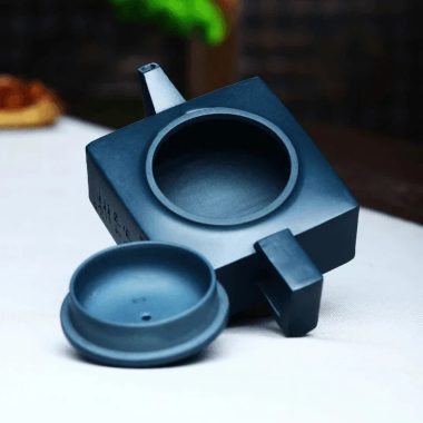Full Handmade Yixing Zisha Teapot [Feng Qing Qi Zheng] (Tian Qing Ni – 300ml)