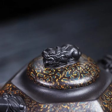 Full Handmade Yixing Zisha Teapot [Liufang Hei Bao] (Hei Jiao Ni – 310ml)