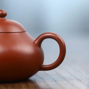 Full Handmade Yixing Zisha Teapot [Pear Pot] (Zhu Ni – 150ml)