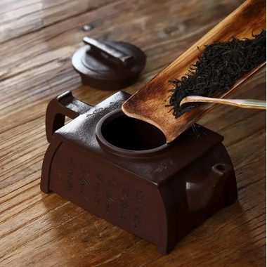 Full Handmade Yixing Zisha Teapot [Qin Zun] (Lao Zi Ni – 450ml)