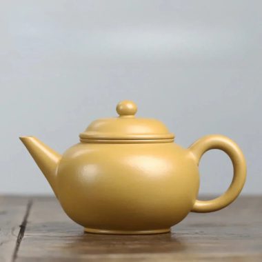 Full Handmade Yixing Zisha Teapot [Shui Ping Pot] (Huangjin Zhu Ni – 220ml)